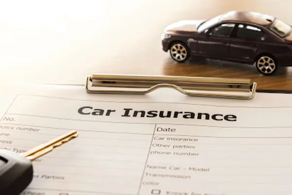 What to Check Before Buying Car Insurance Through a Mobile App